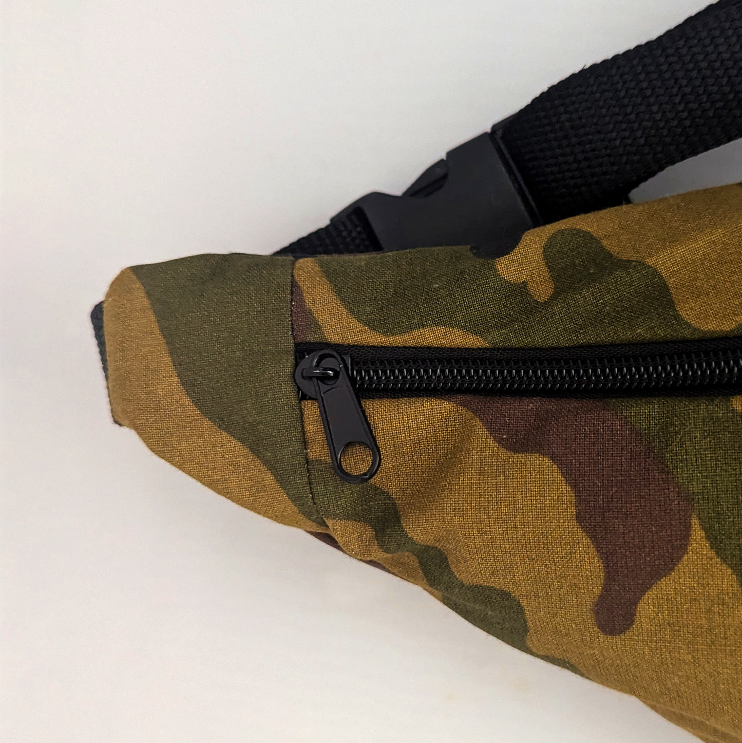 Banane Alon Alon / Militaire